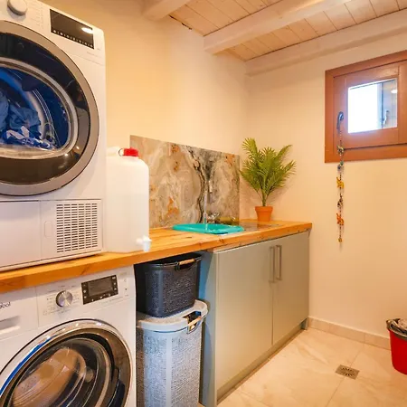 Bee Tree Villa Agnítsini