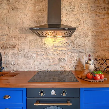 빌라 Bee Tree Agnítsini