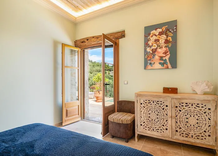 Bee Tree * Agnítsini