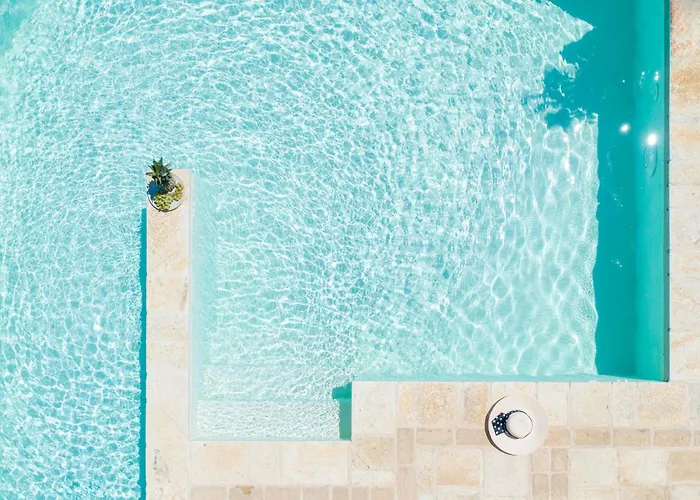 Villa Bee Tree Agnítsini